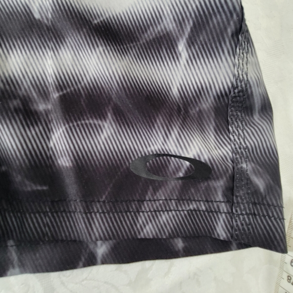 Men's Oakley Boardshorts Size 36 Trunks - Picture 7 of 13